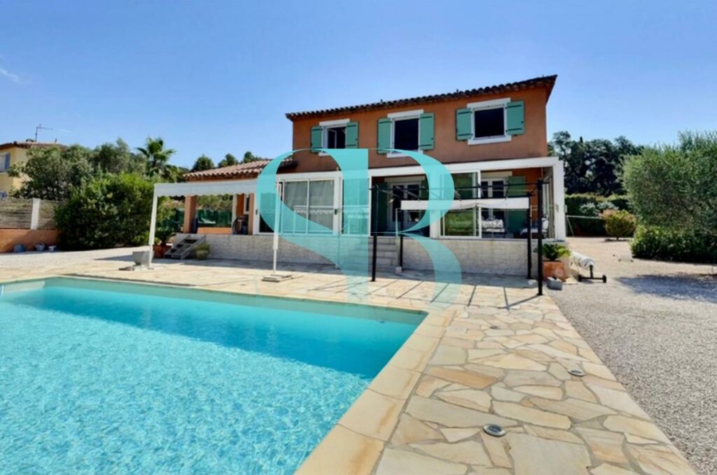 Maison au calme absolu à Hyères 8 Pièces · 148 m² · Hyères 83400 · Quartier Sauvebonne - Les Borels