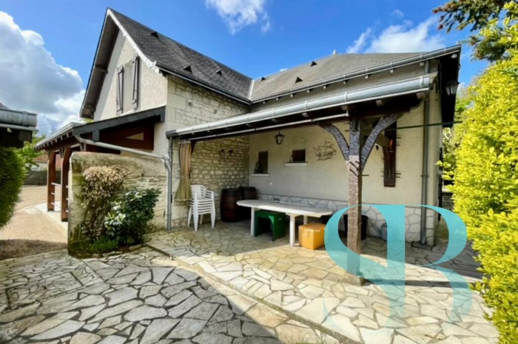 Grande propriété à rénover de 175 m² à Naintré